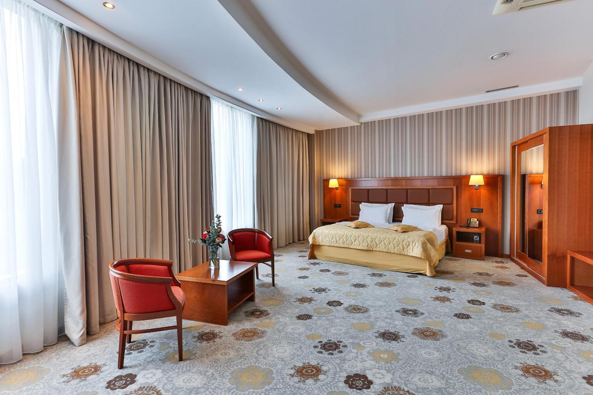 Kings Park Hotel Podgoriçe Dış mekan fotoğraf