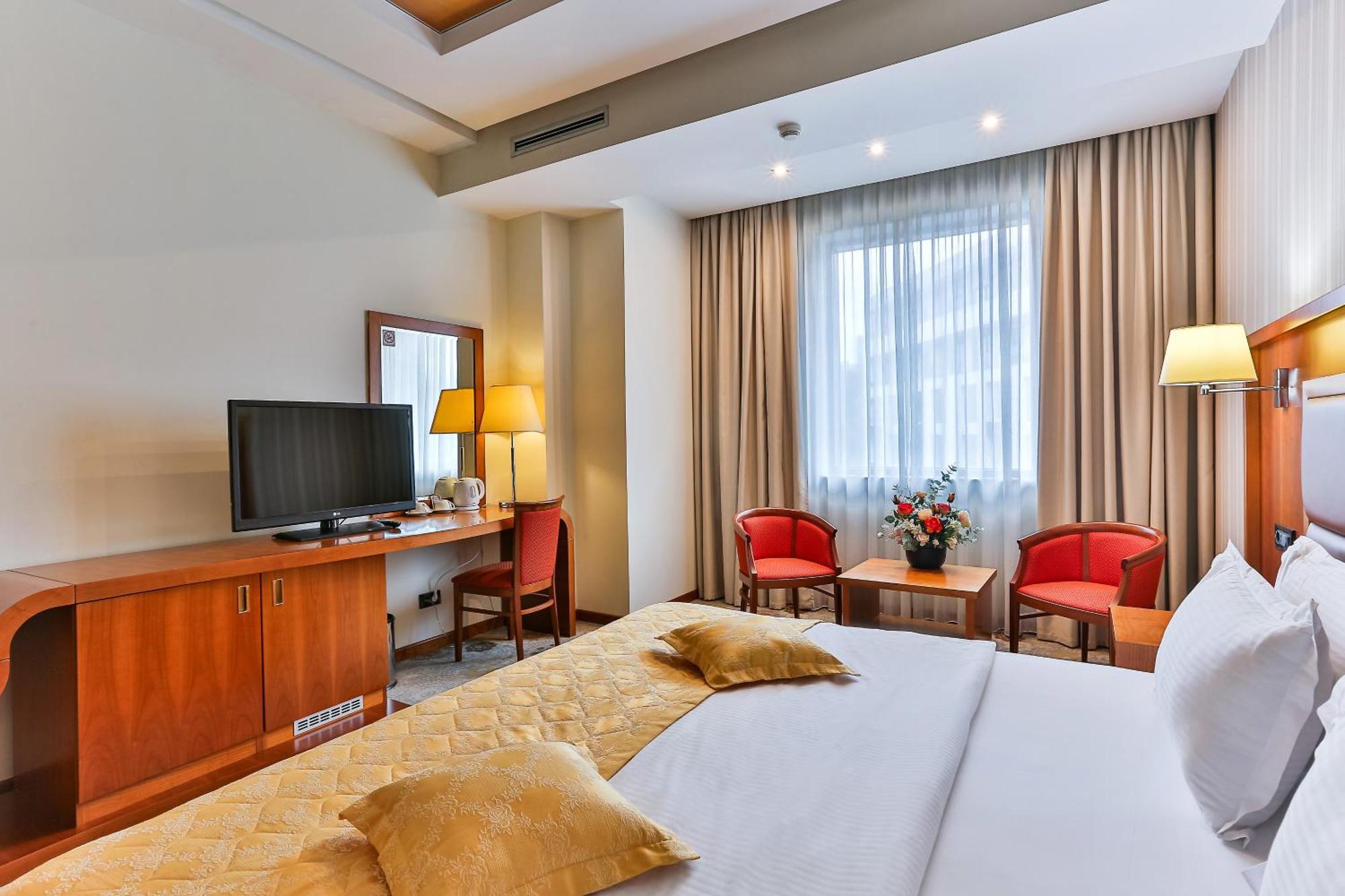 Kings Park Hotel Podgoriçe Dış mekan fotoğraf