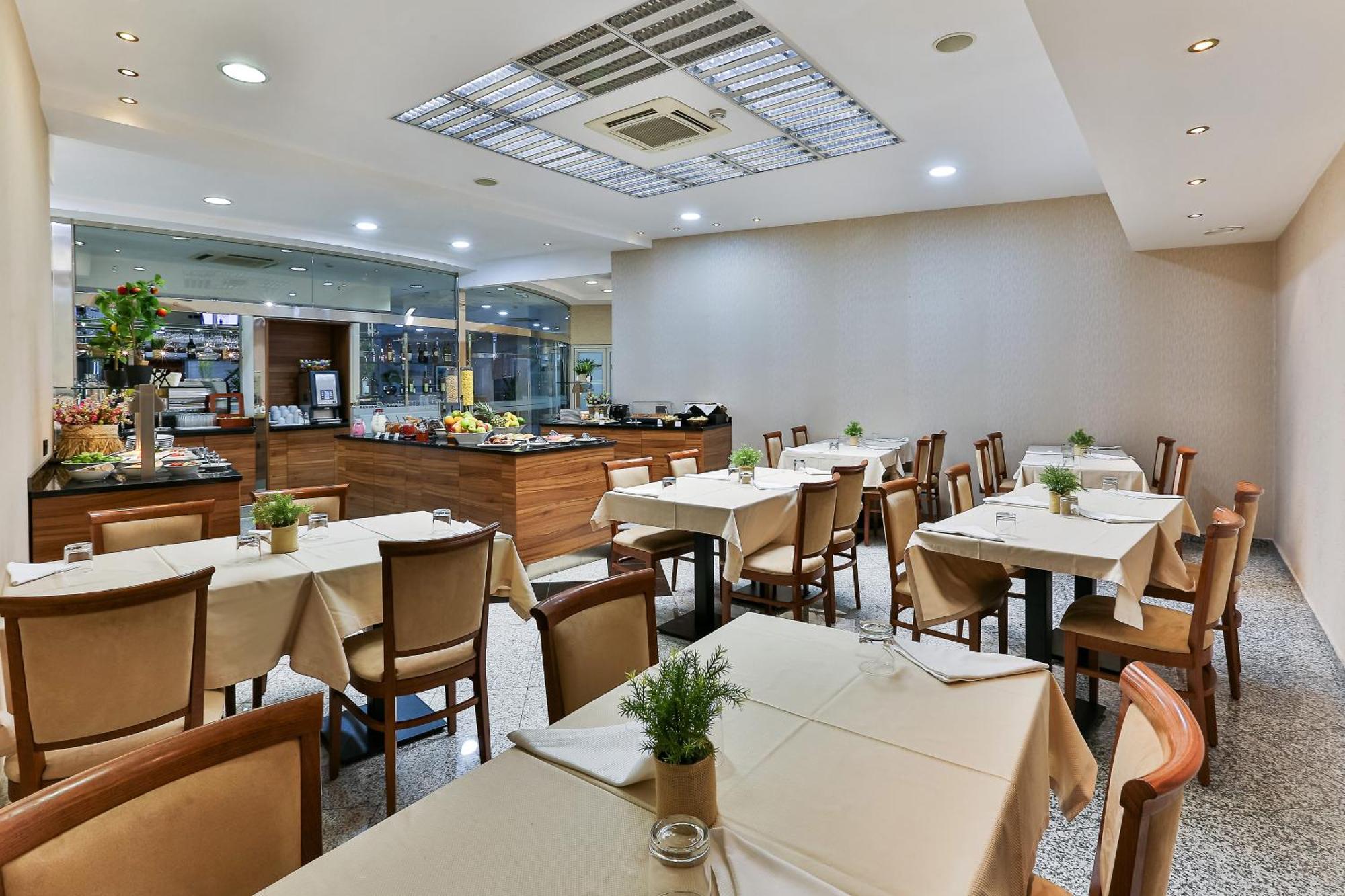 Kings Park Hotel Podgoriçe Dış mekan fotoğraf