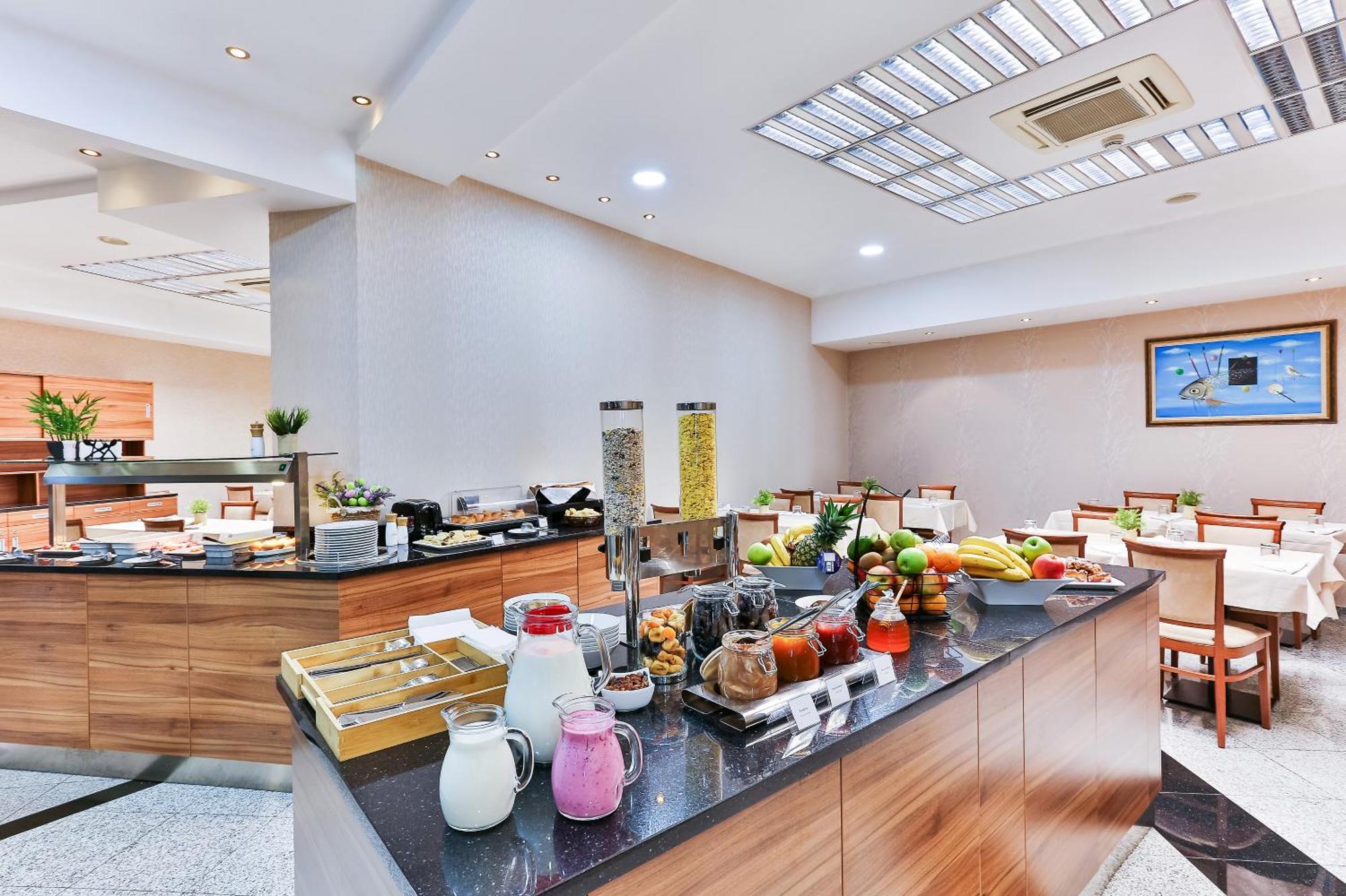 Kings Park Hotel Podgoriçe Dış mekan fotoğraf