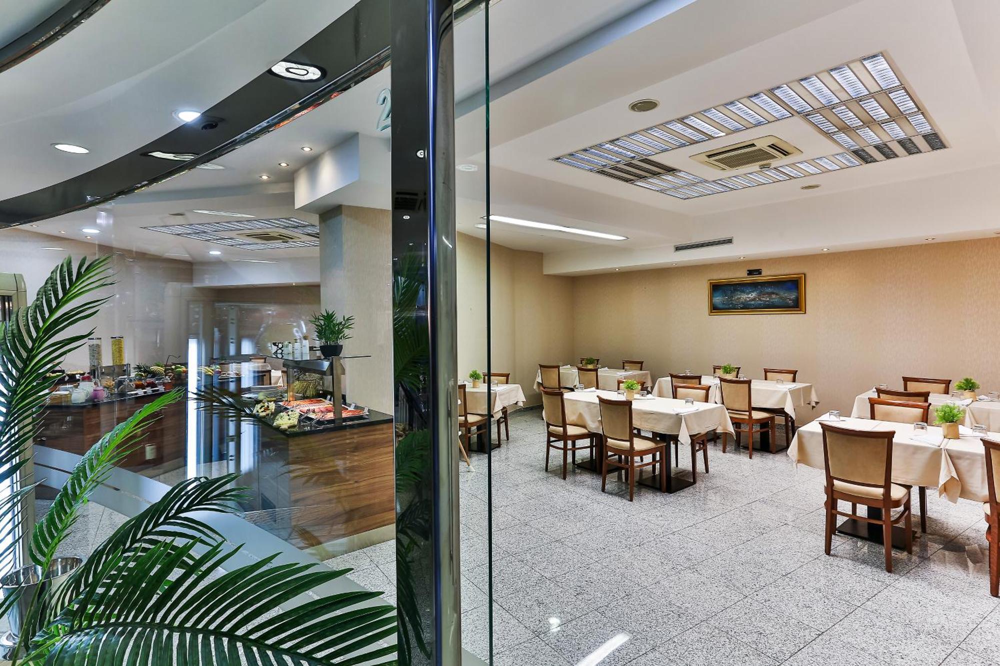 Kings Park Hotel Podgoriçe Dış mekan fotoğraf