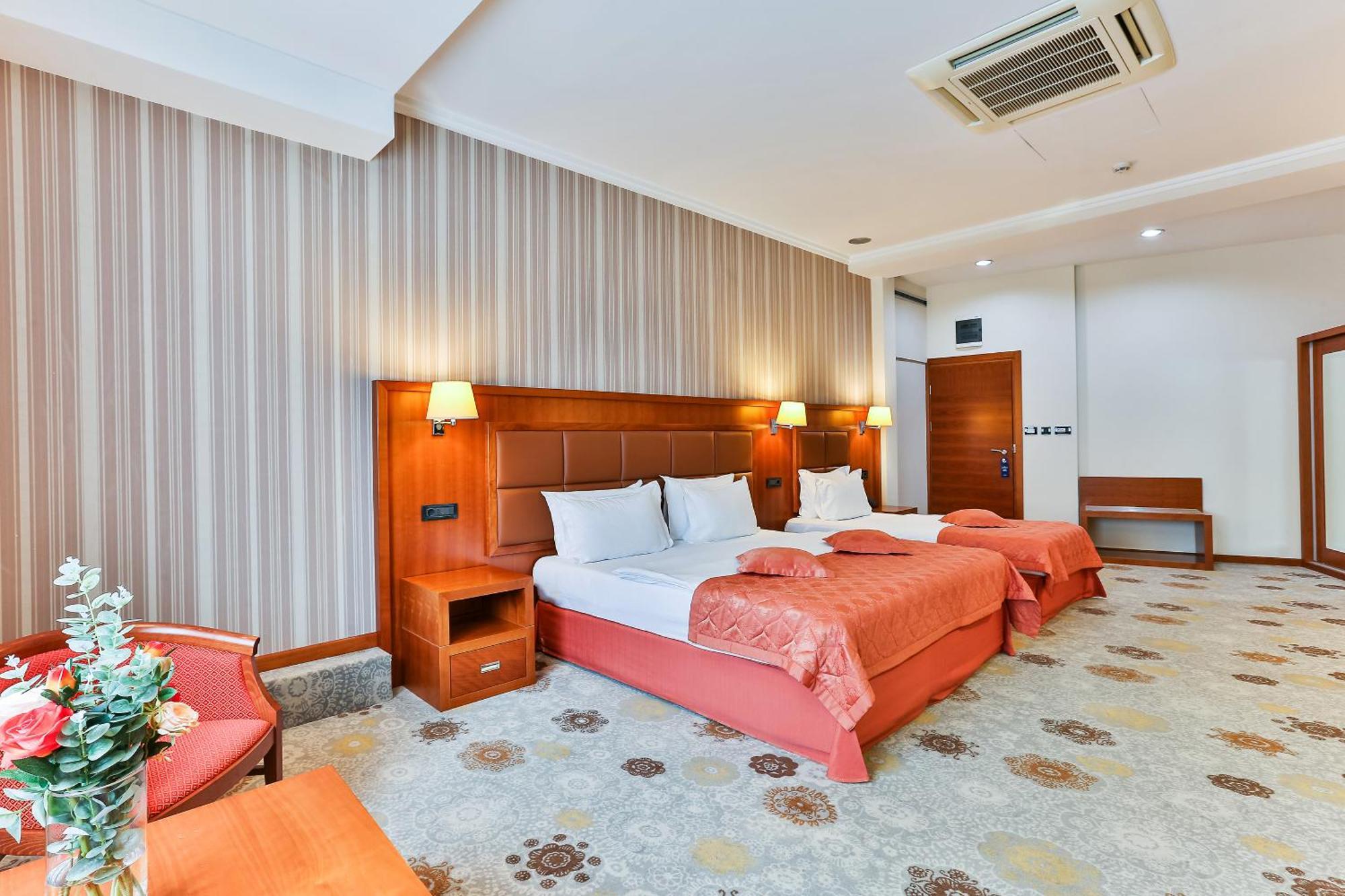 Kings Park Hotel Podgoriçe Dış mekan fotoğraf